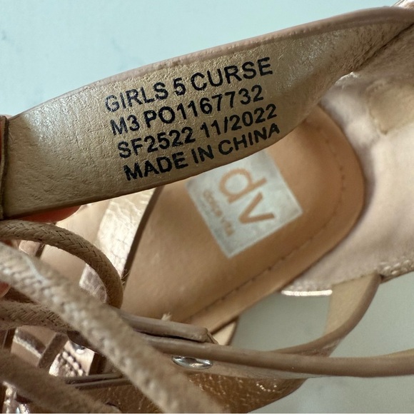 New DV by Dolce Vita Girls Curse Gladiator Sandals in Bronze Size: 5 - Picture 5 of 5